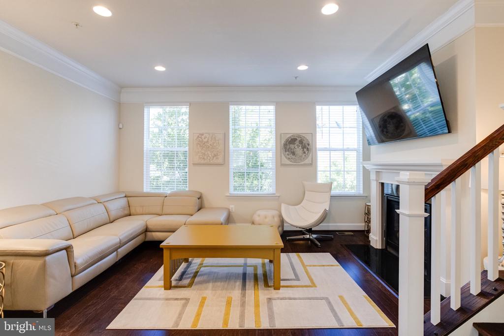 42 Linden Pl
