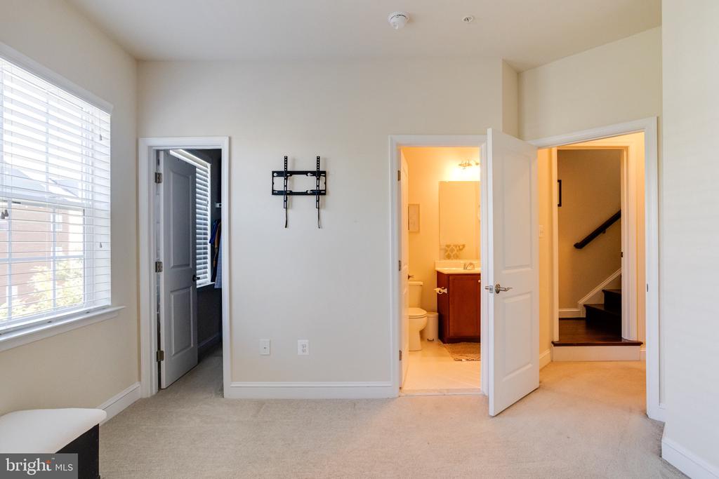 42 Linden Pl