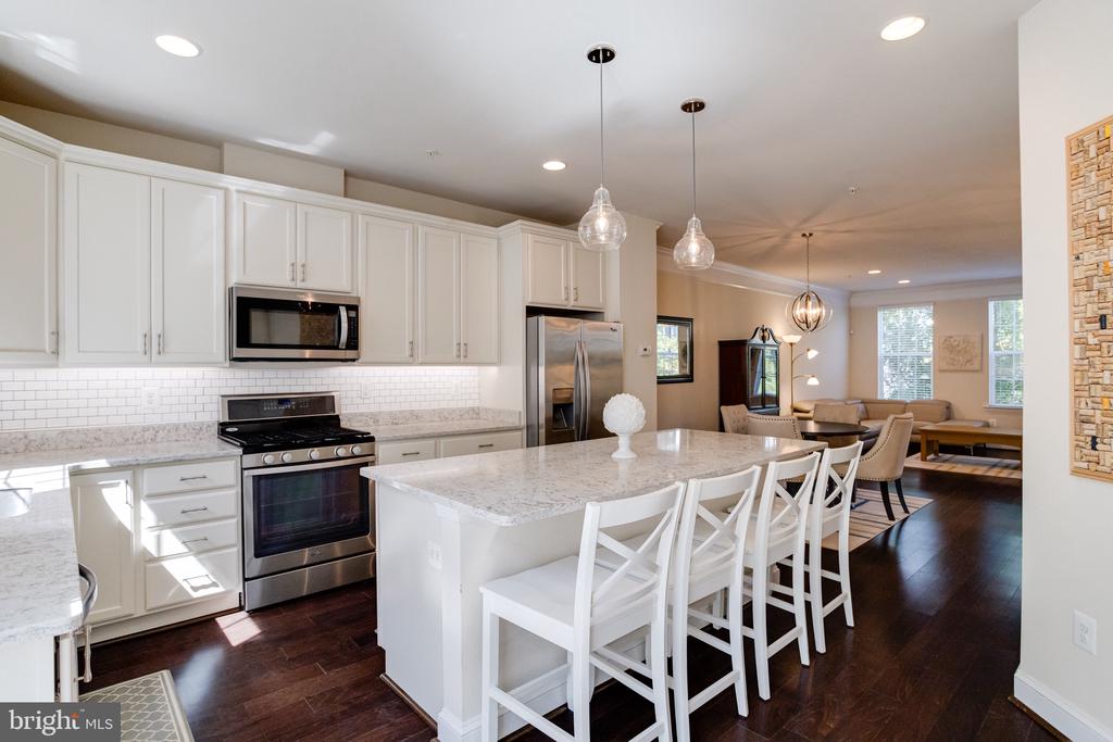 42 Linden Pl