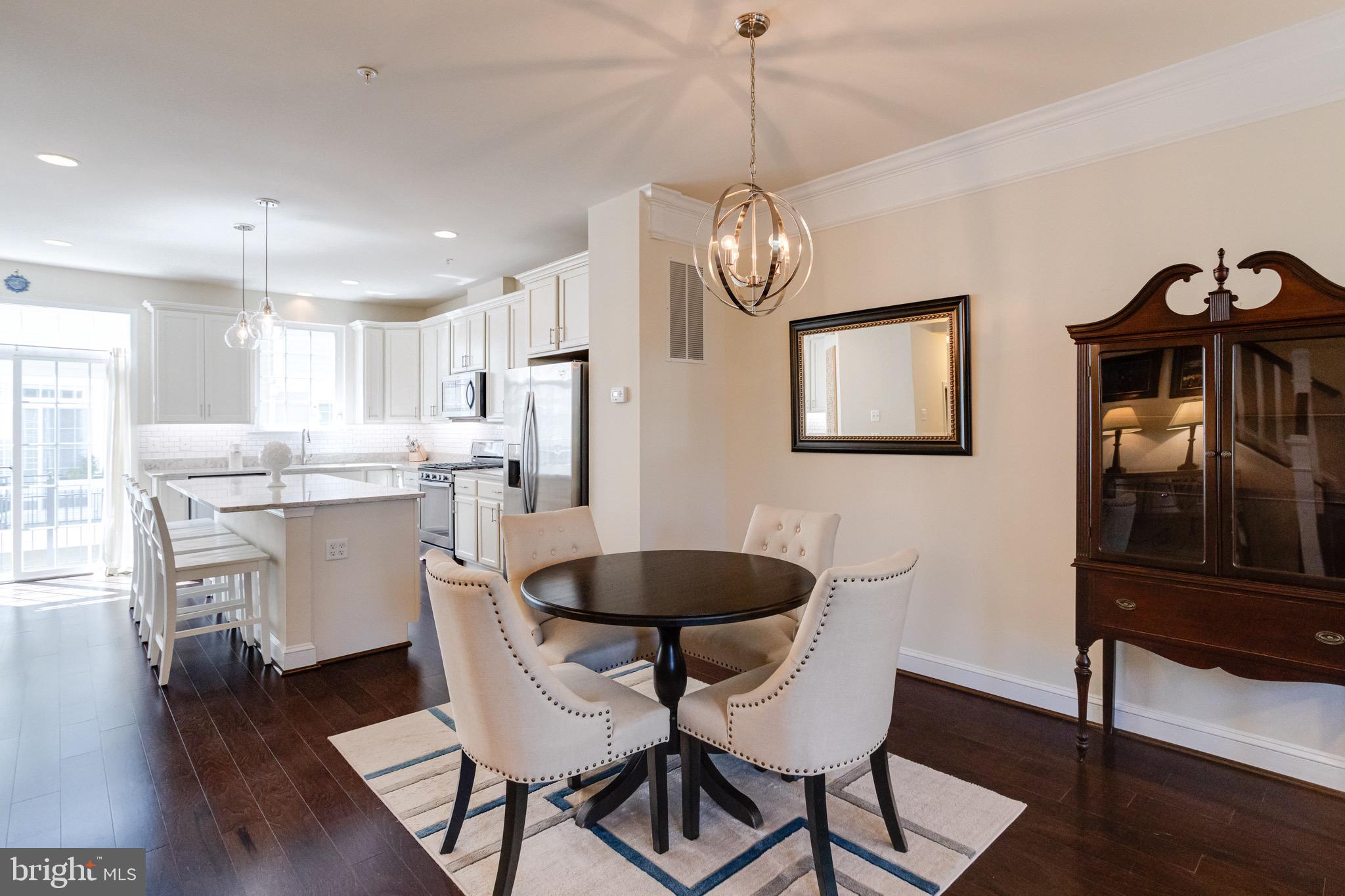 42 Linden Pl