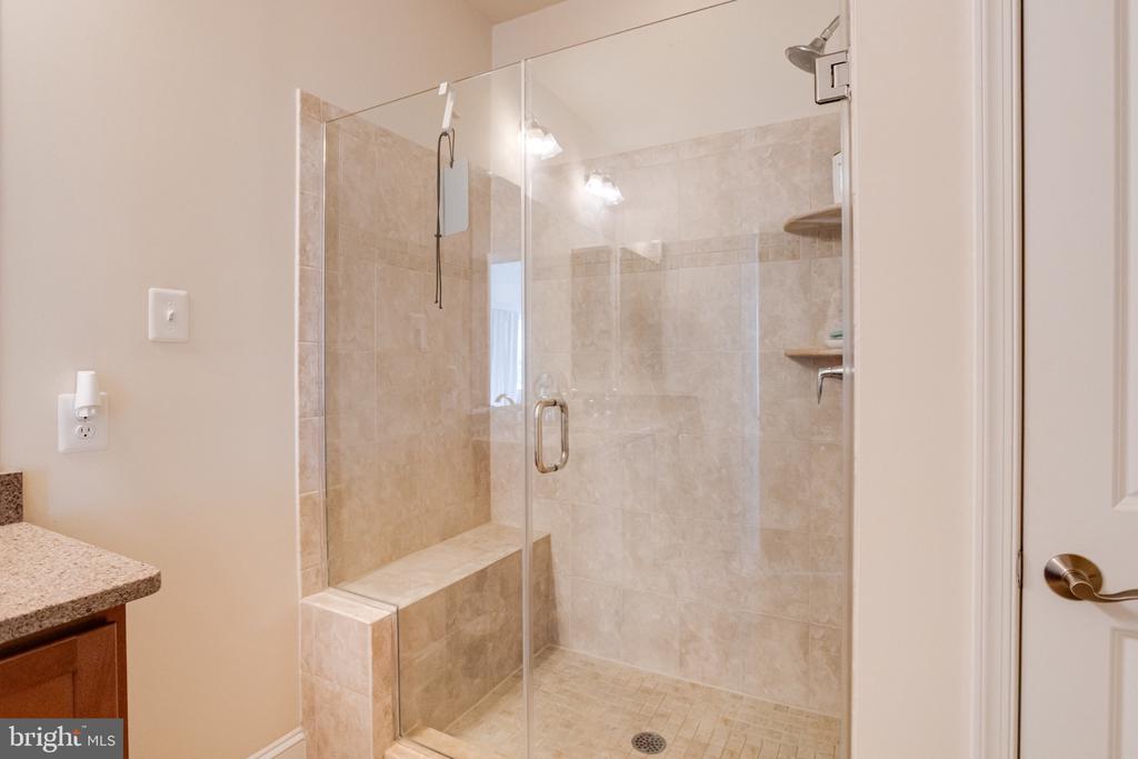42 Linden Pl