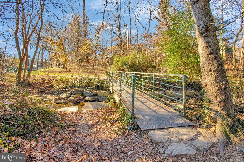 701 Fairway Dr