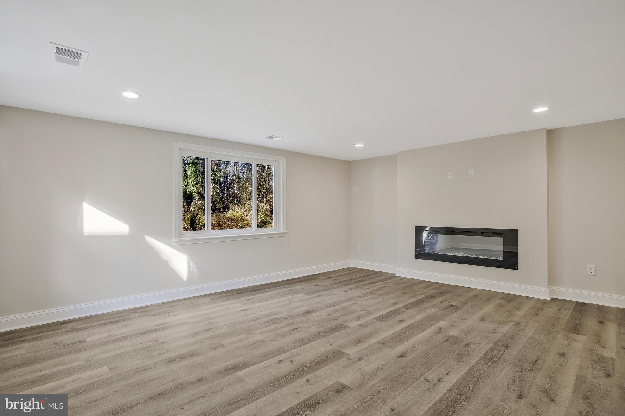 701 Fairway Dr