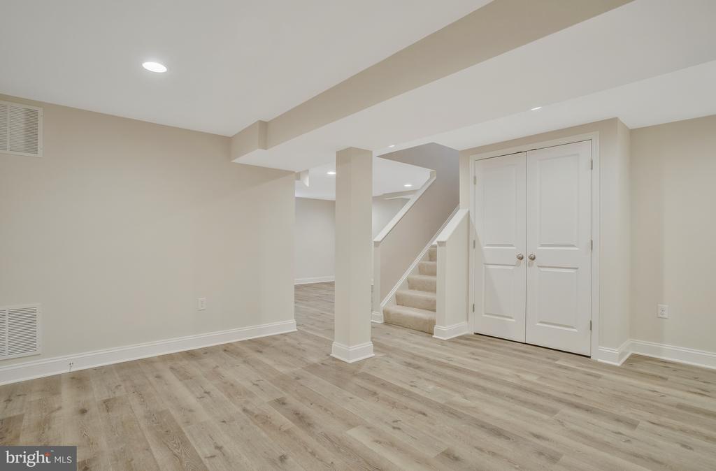 701 Fairway Dr