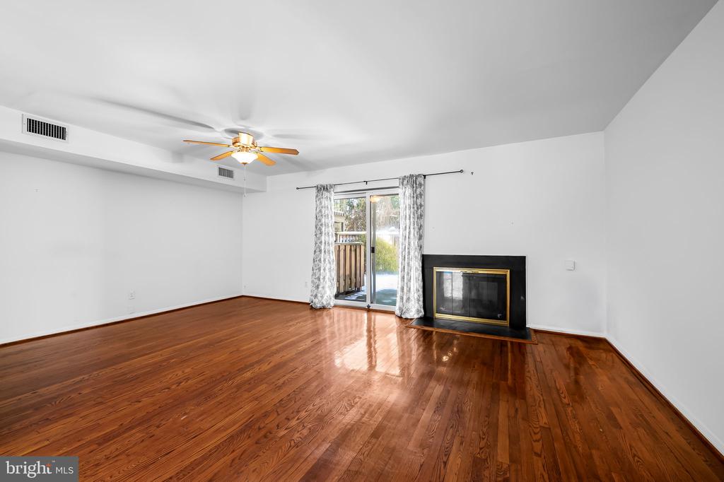 7 Penny Ln #7