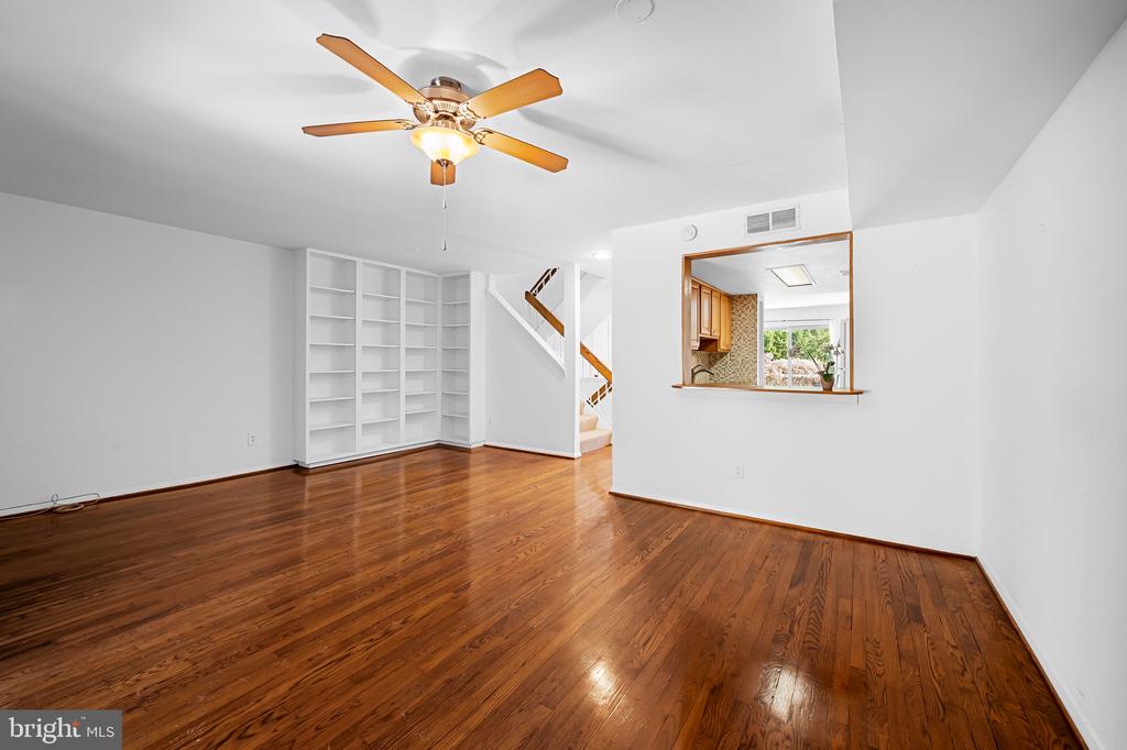 7 Penny Ln #7