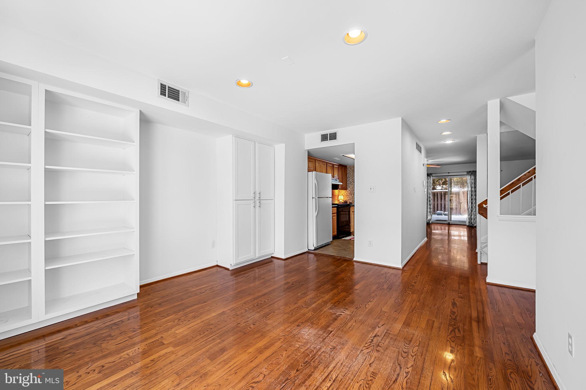 7 Penny Ln #7