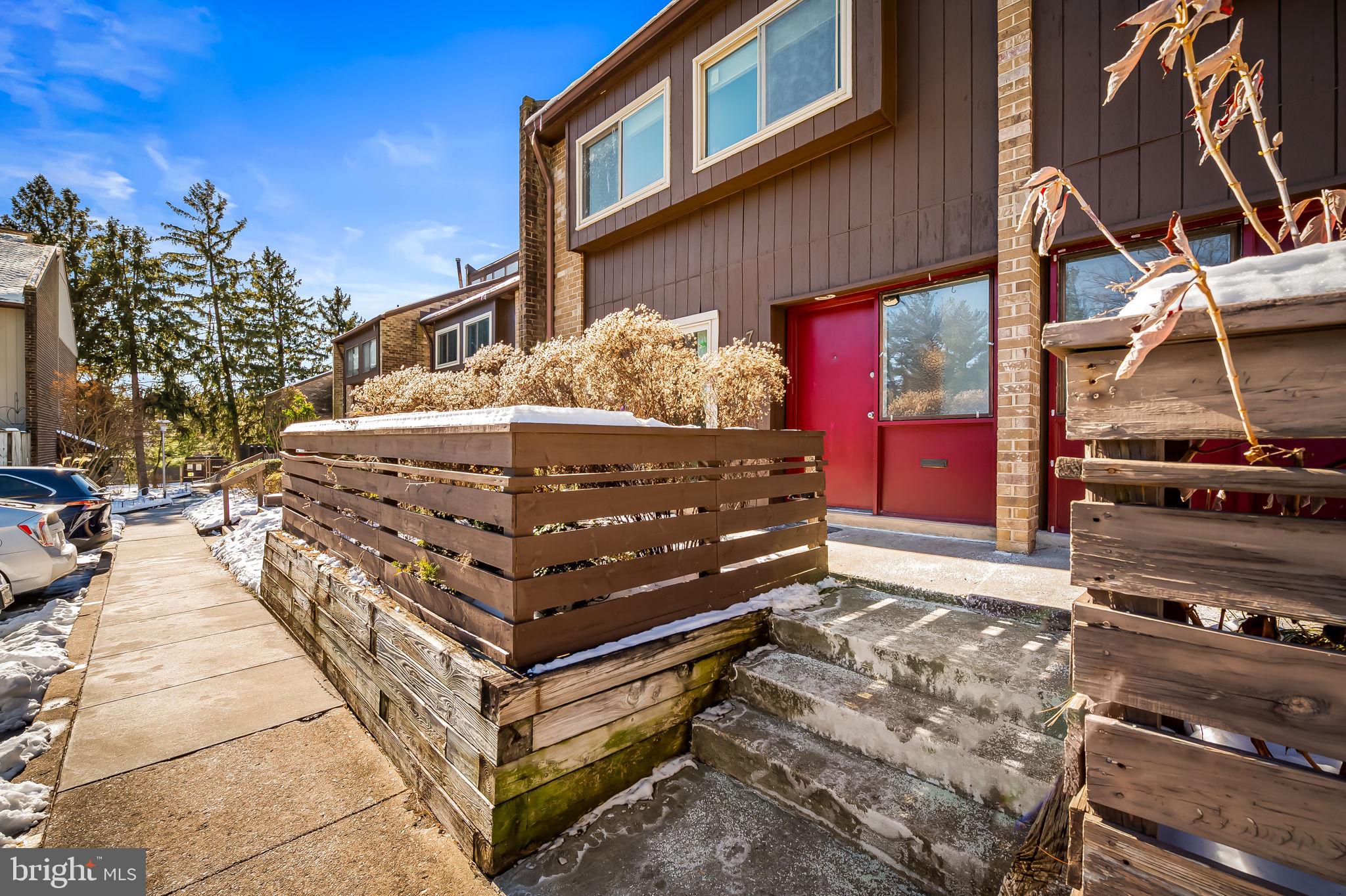 7 Penny Ln #7