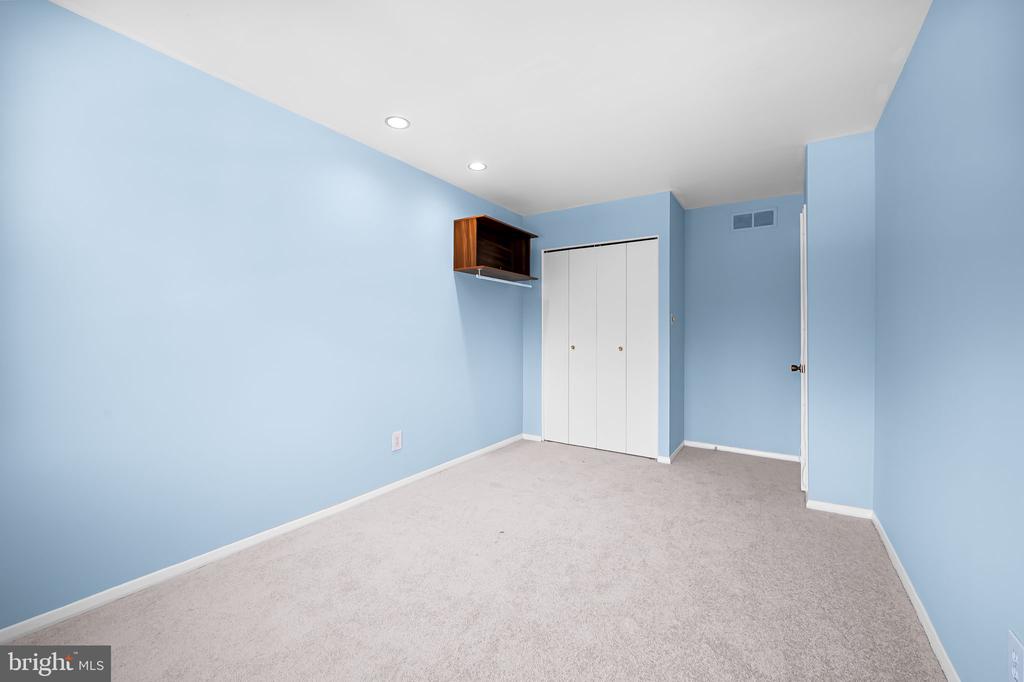 7 Penny Ln #7