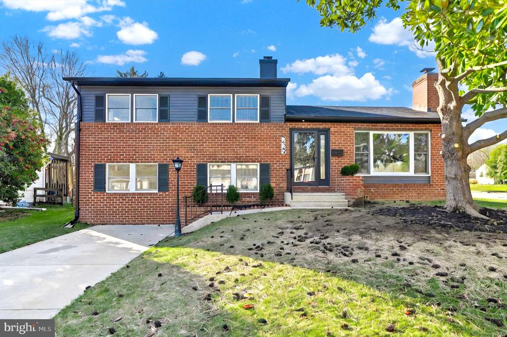 229 Quaker Ridge Rd