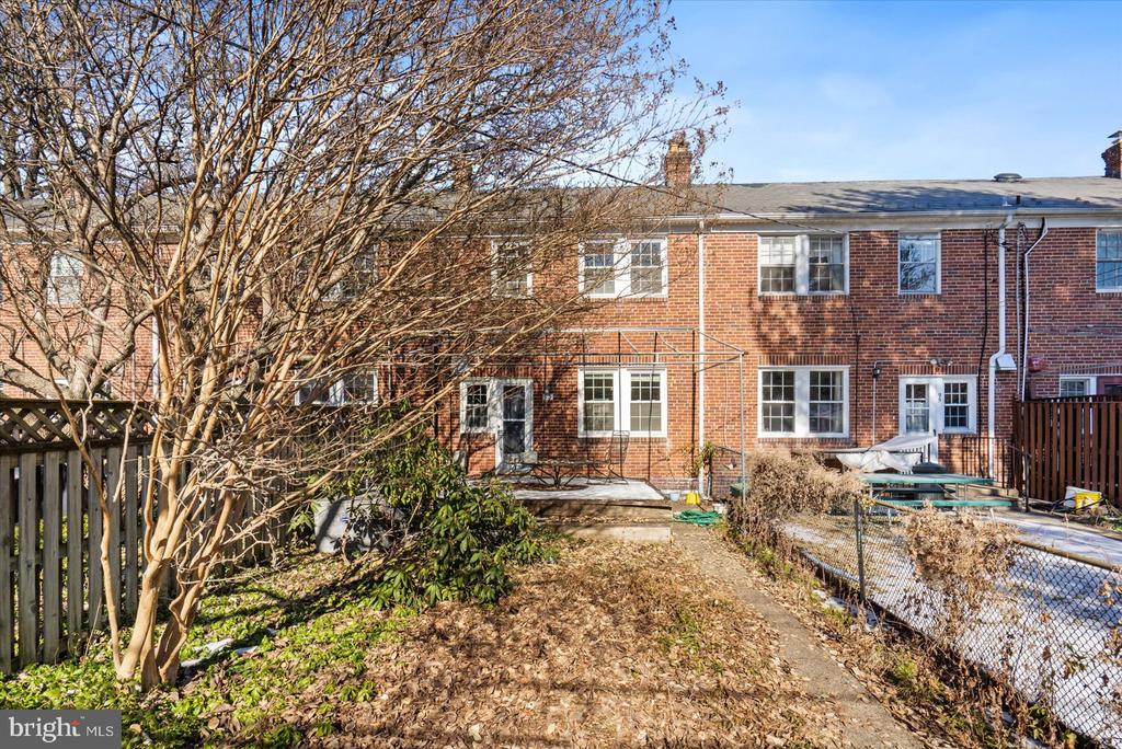 93 Murdock Rd