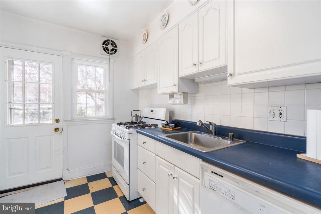 93 Murdock Rd