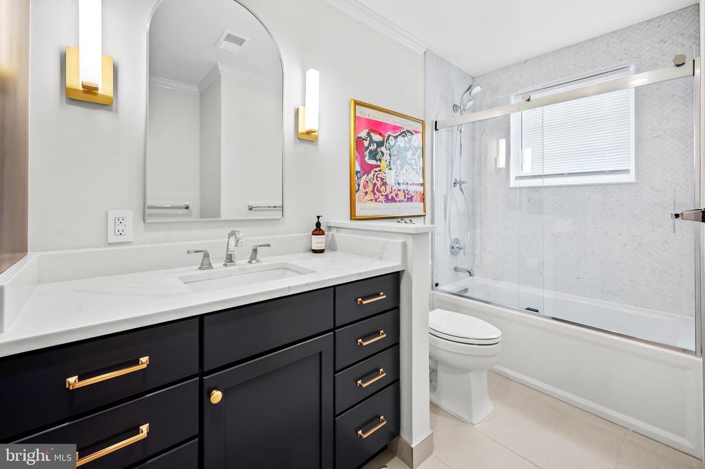 7912 Springway