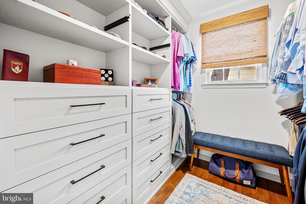 7912 Springway