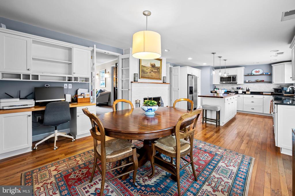 7912 Springway