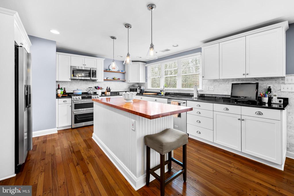 7912 Springway