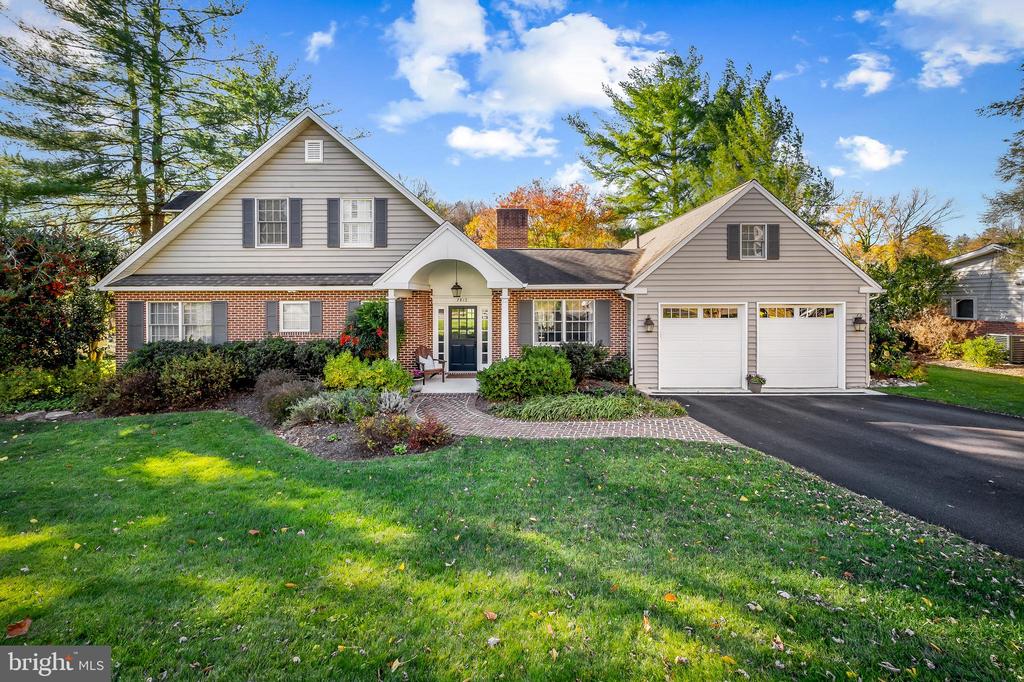 7912 Springway
