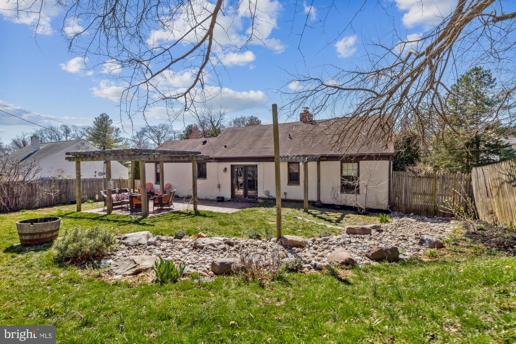 1002 Saint Albans Rd