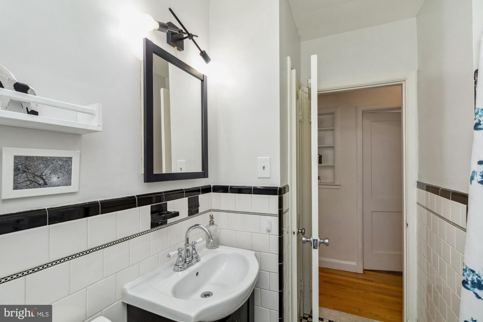 1002 Saint Albans Rd