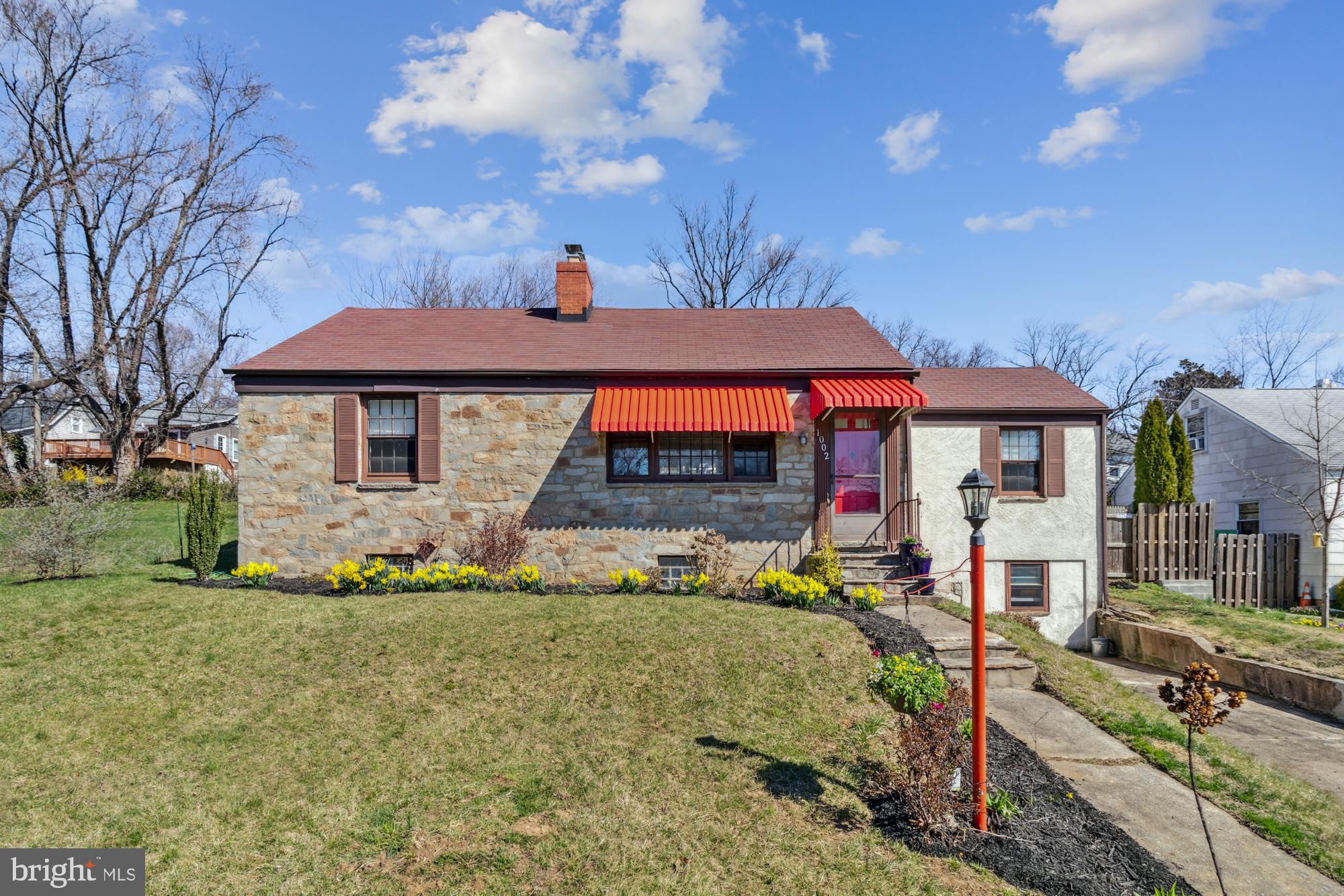 1002 Saint Albans Rd