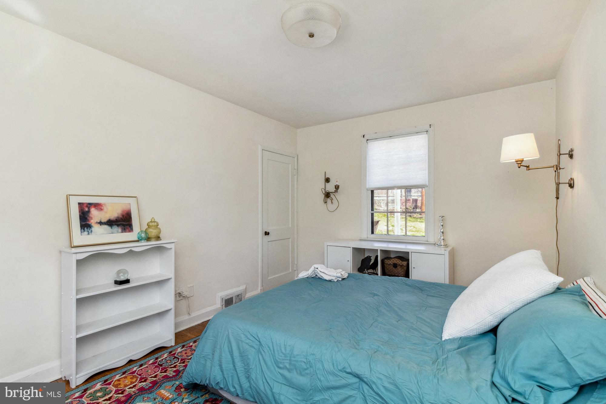 1002 Saint Albans Rd