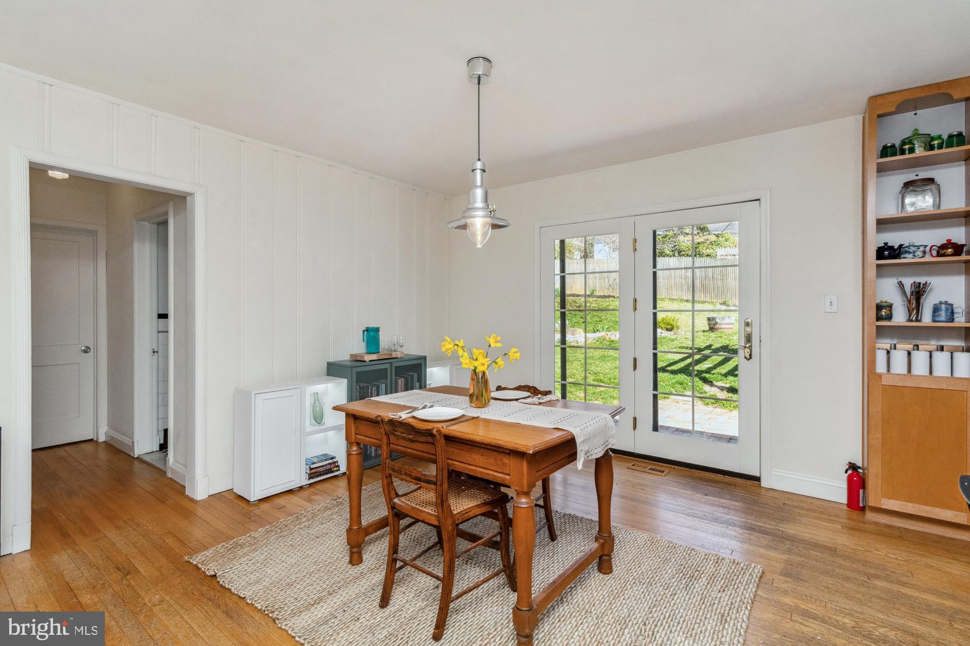 1002 Saint Albans Rd