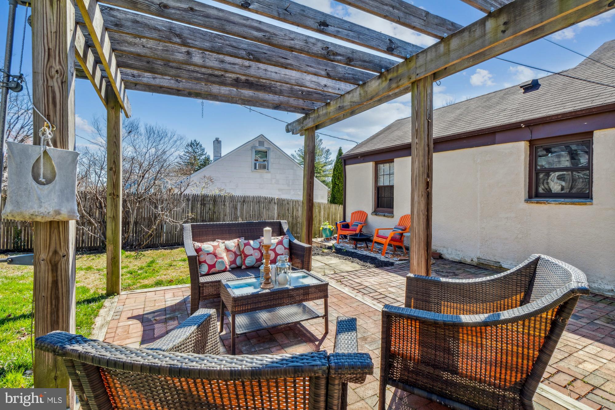 1002 Saint Albans Rd