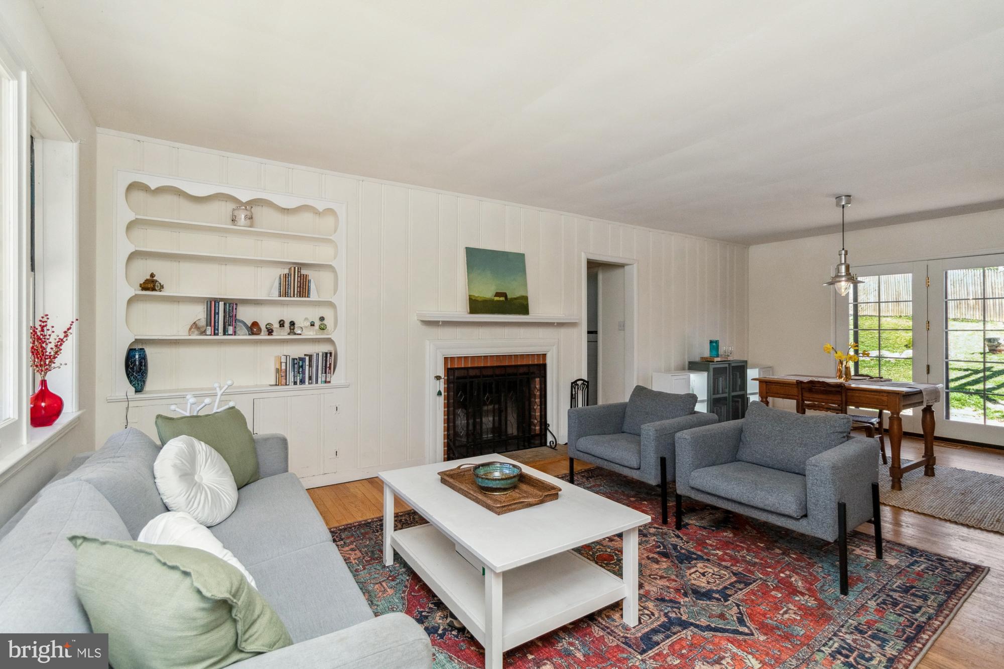 1002 Saint Albans Rd