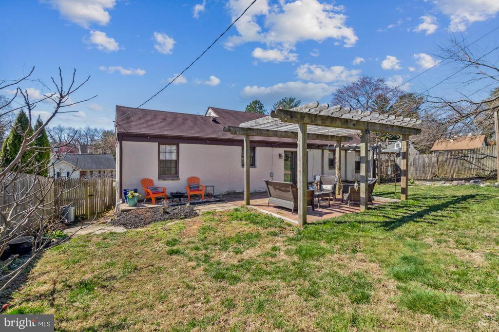 1002 Saint Albans Rd