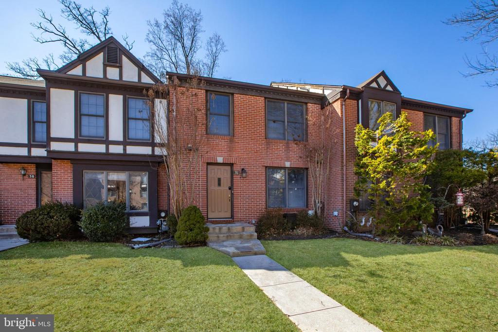 36 TUDOR