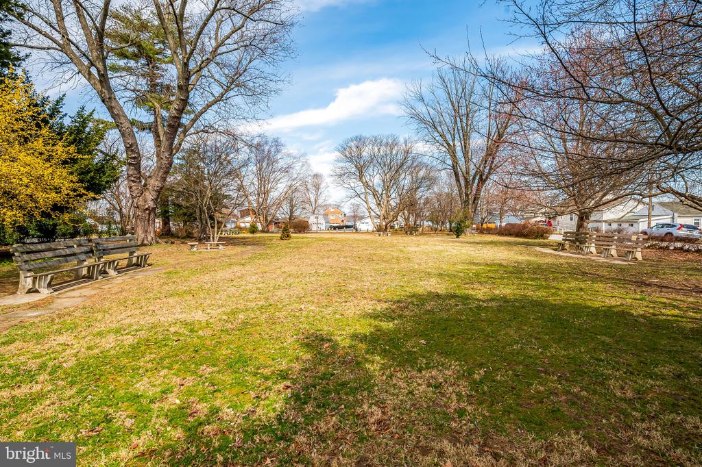 7321 Chesapeake Rd