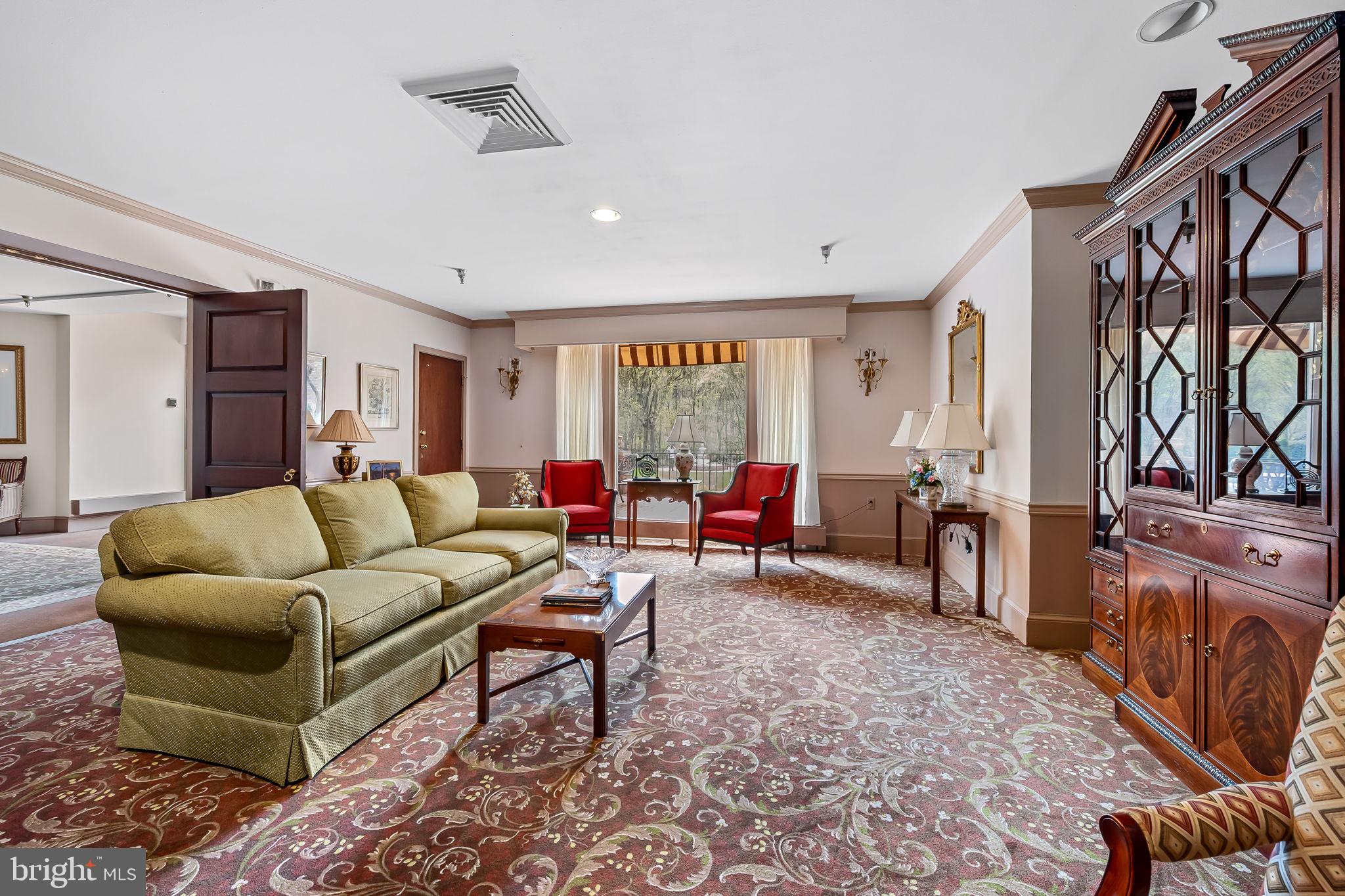 2331 Old Court #506