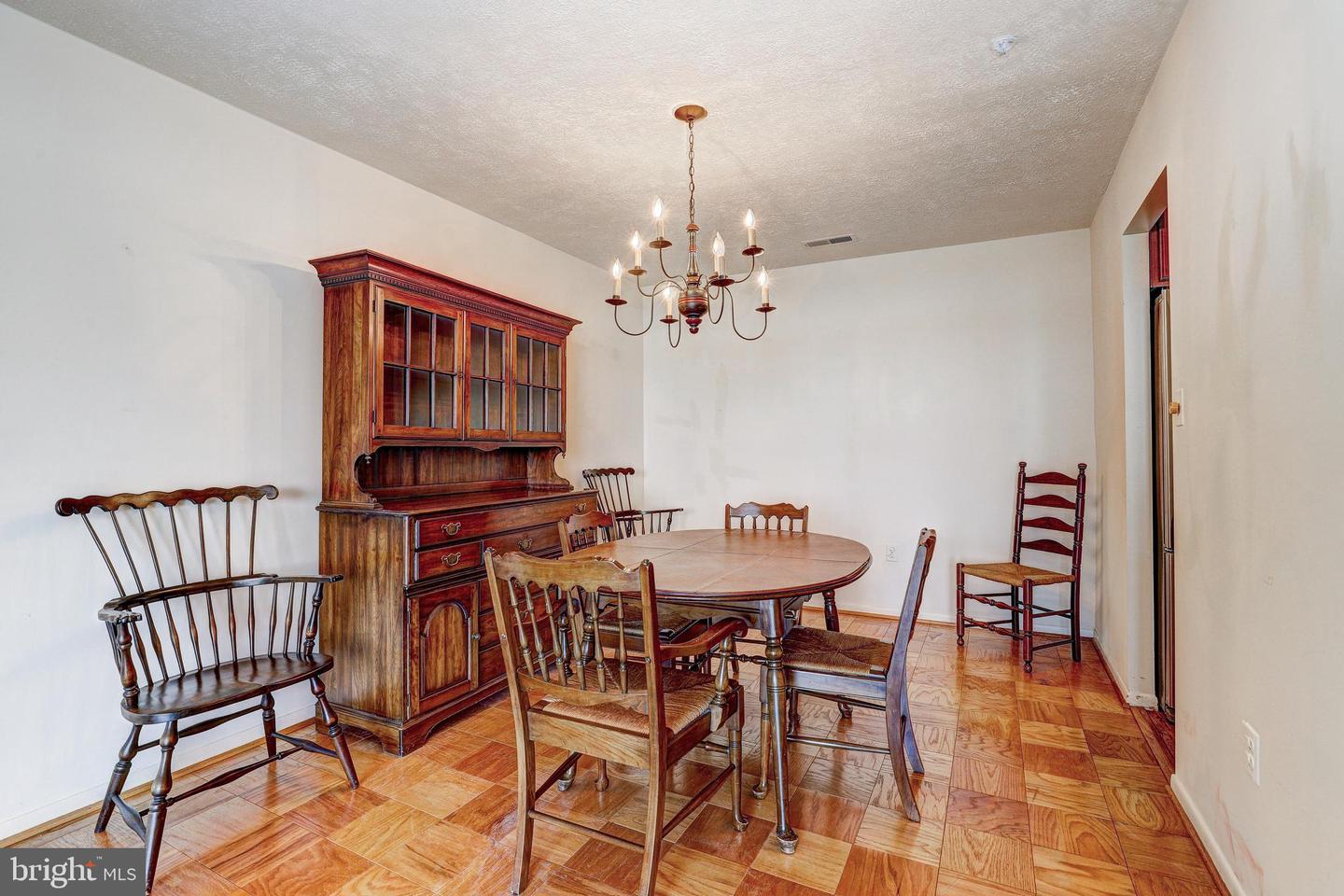 1 Smeton Pl #1207