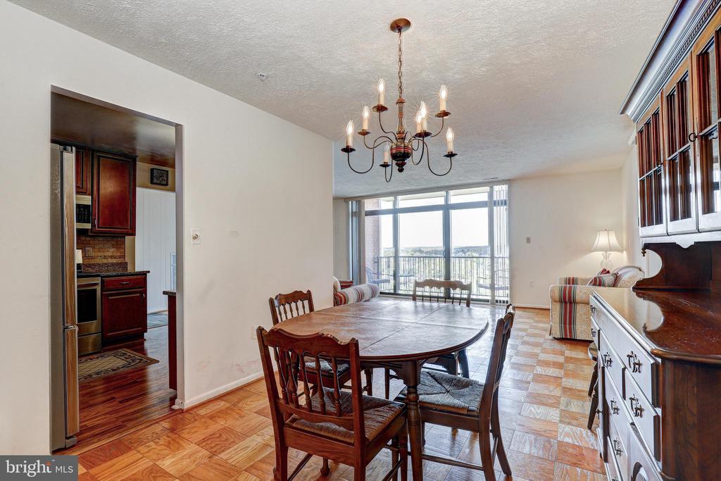 1 Smeton Pl #1207