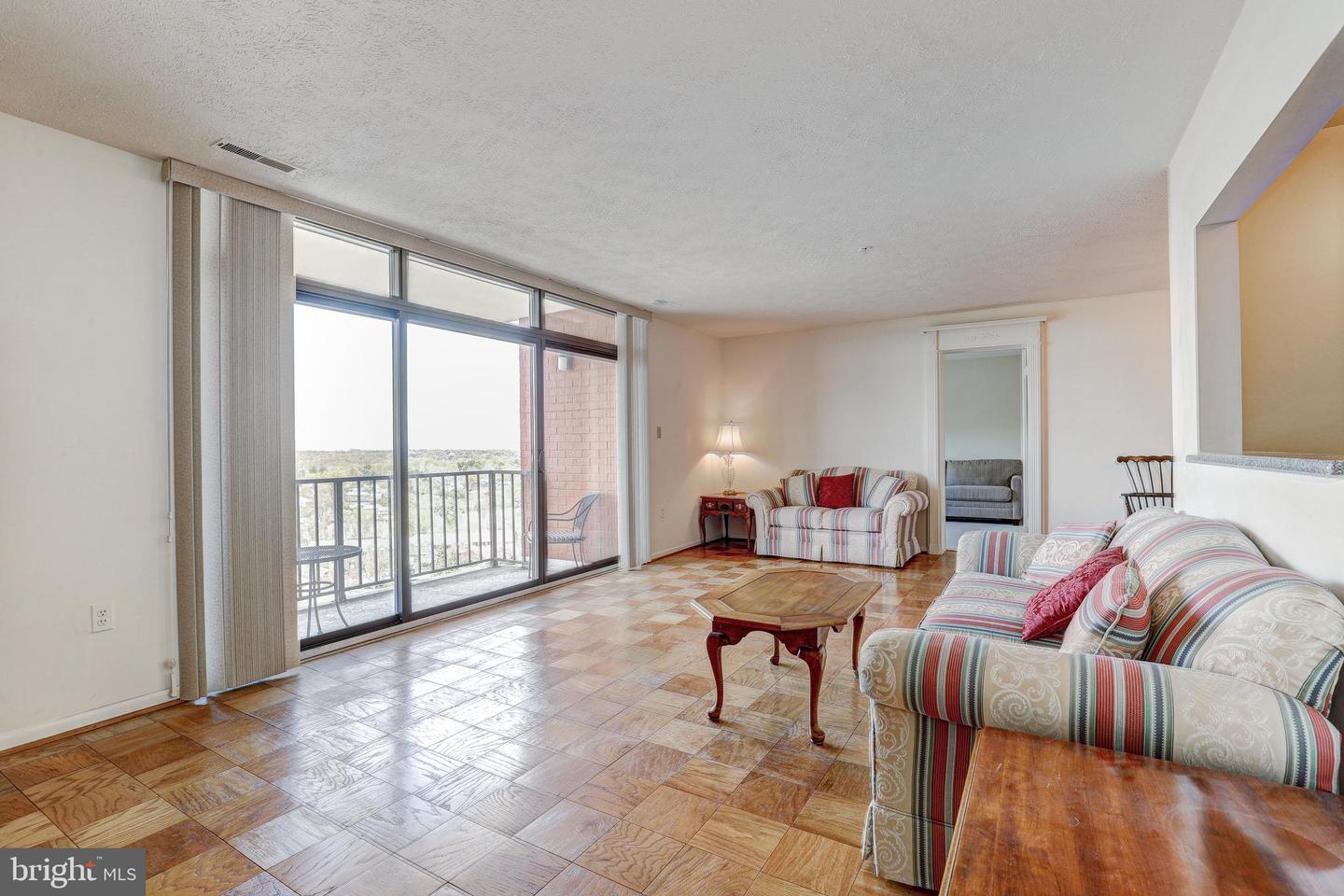 1 Smeton Pl #1207