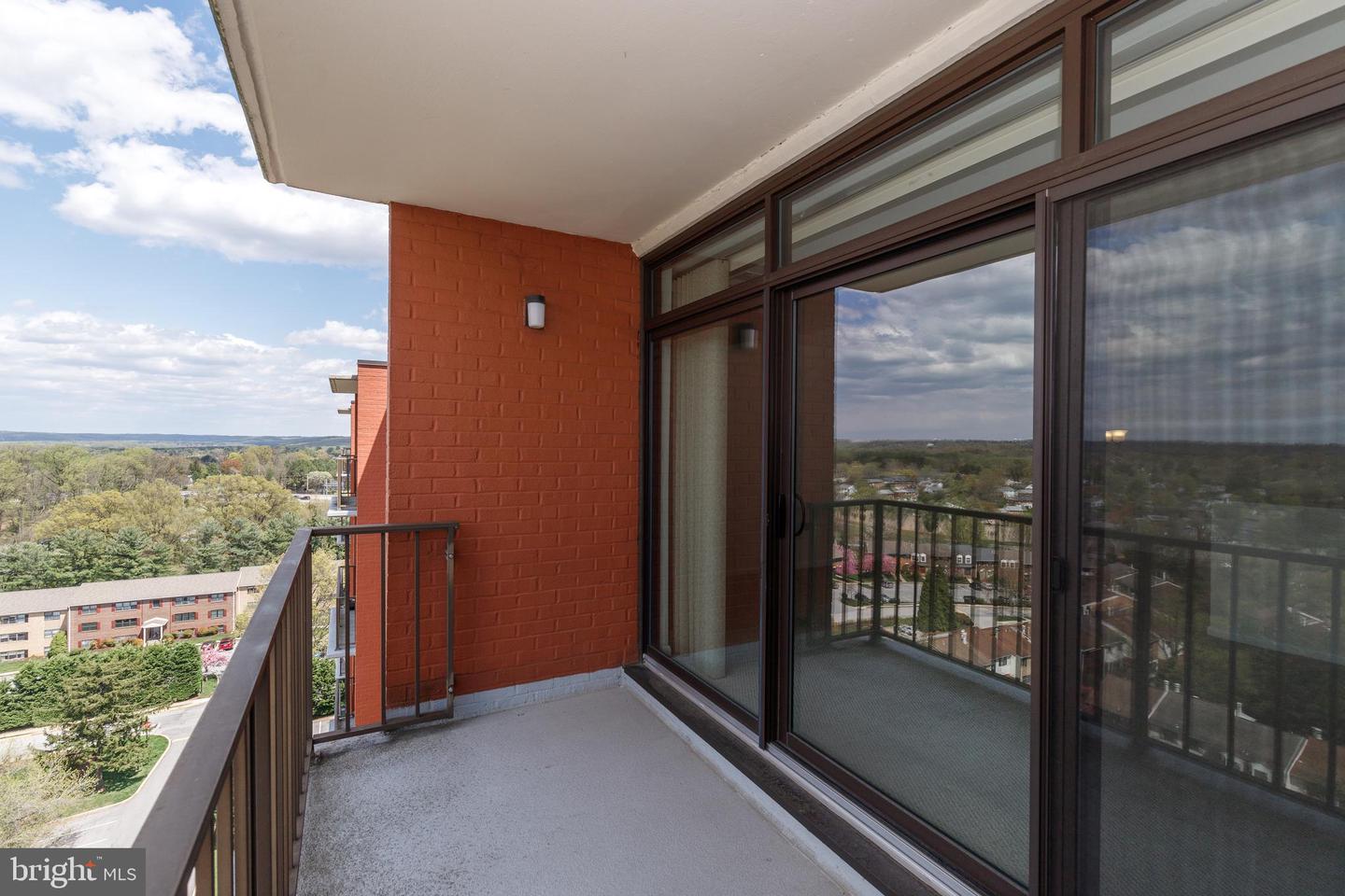 1 Smeton Pl #1207