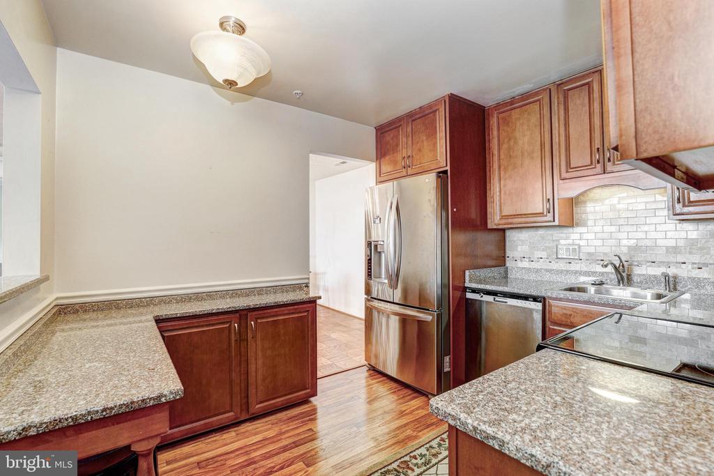 1 Smeton Pl #1207