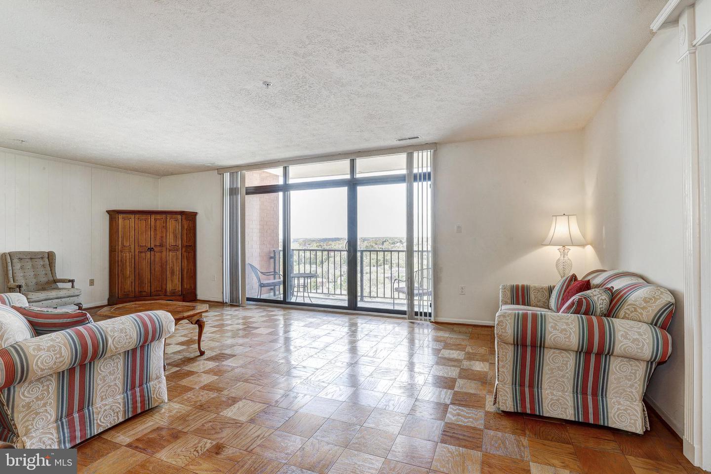 1 Smeton Pl #1207