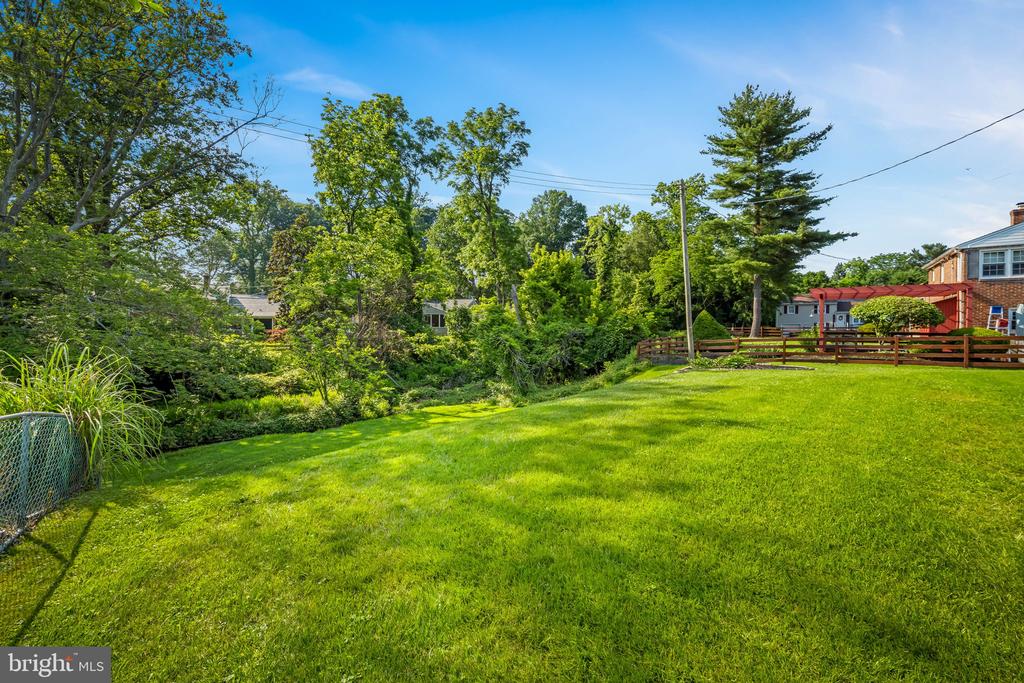 214 Brookside Dr