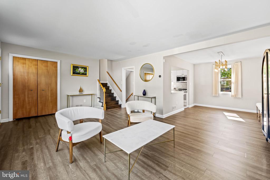 214 Brookside Dr
