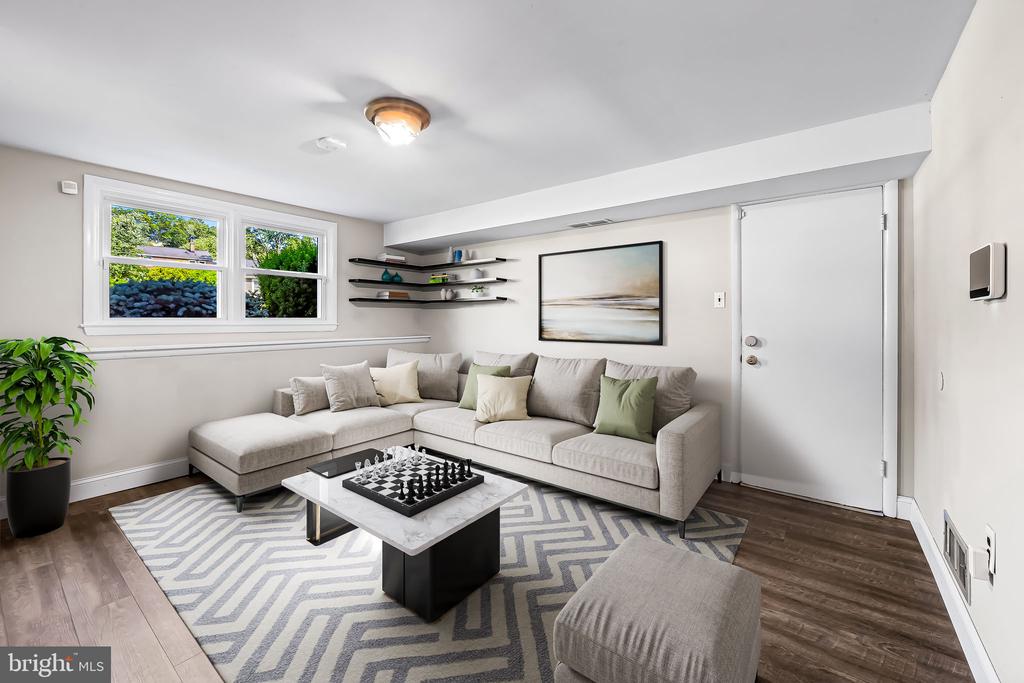 214 Brookside Dr