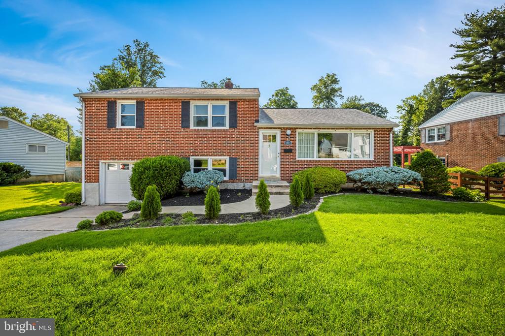 214 Brookside Dr