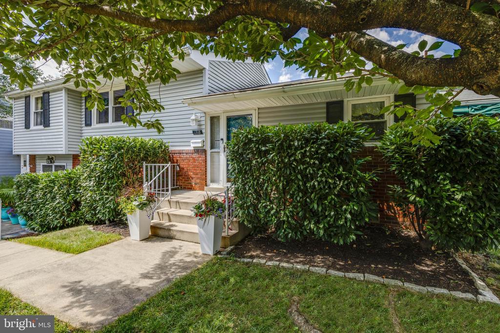 1318 BURLEIGH ROAD