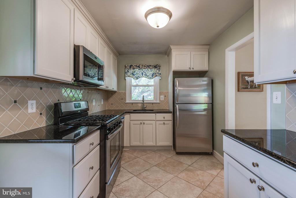 1318 BURLEIGH ROAD
