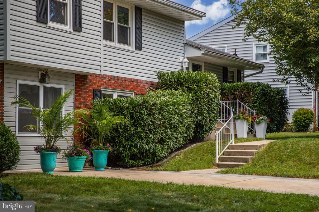 1318 BURLEIGH ROAD