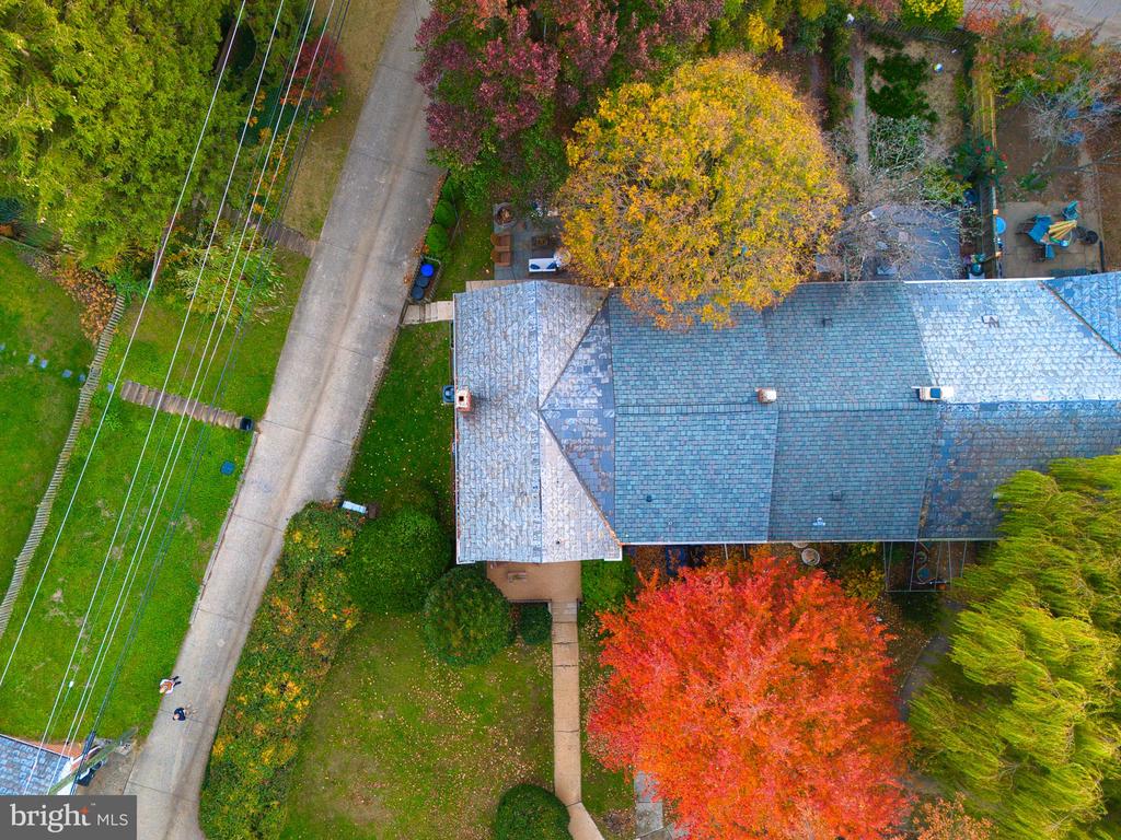 425 RODGERS COURT