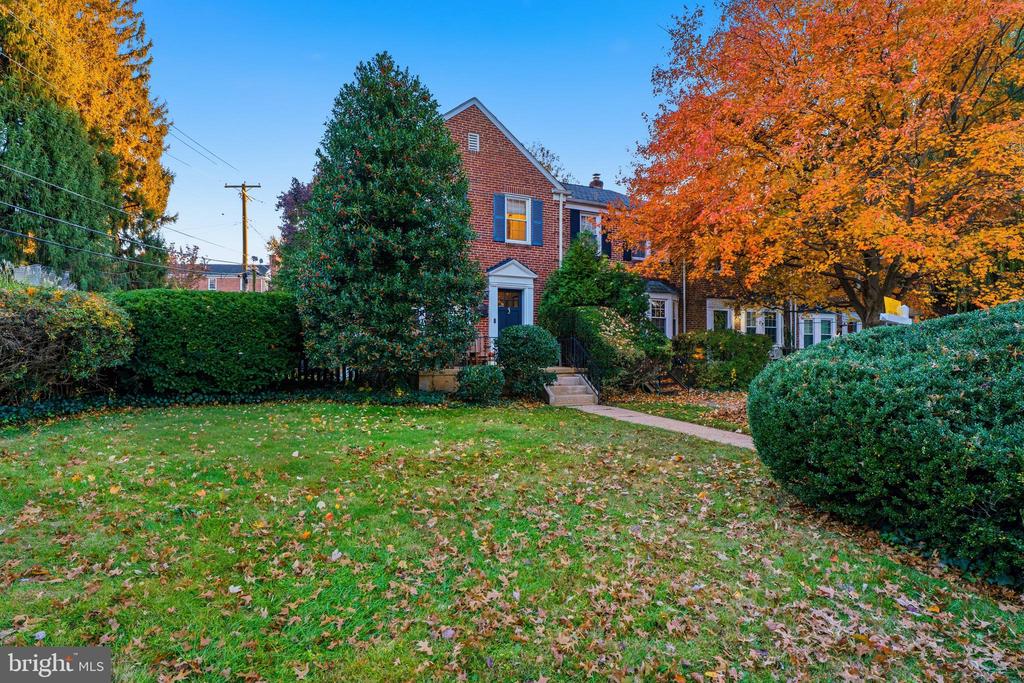 425 RODGERS COURT