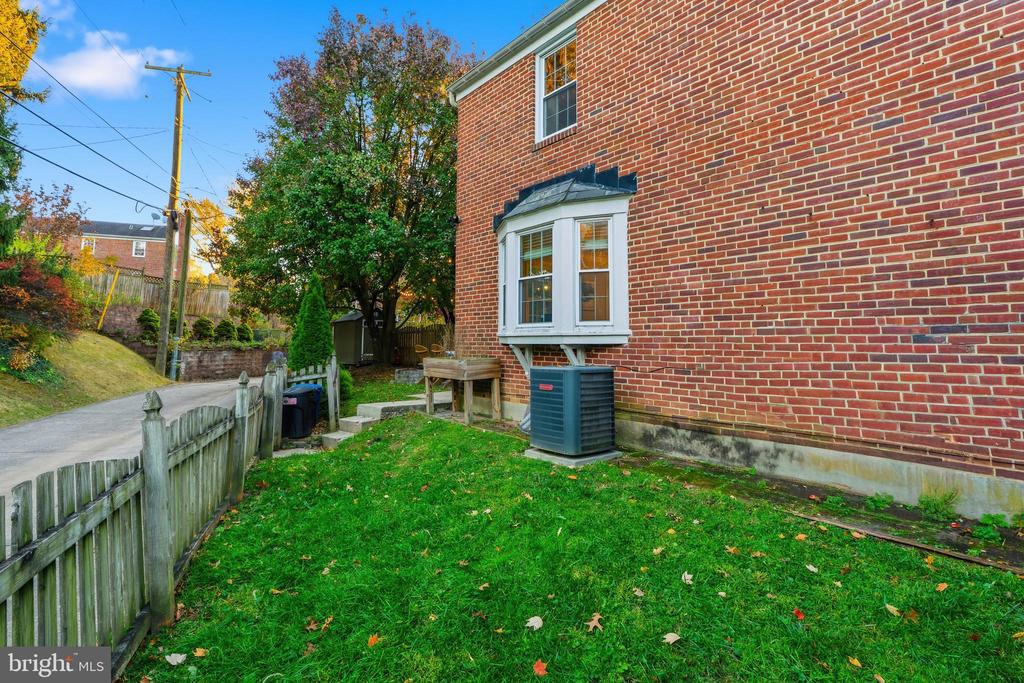 425 RODGERS COURT