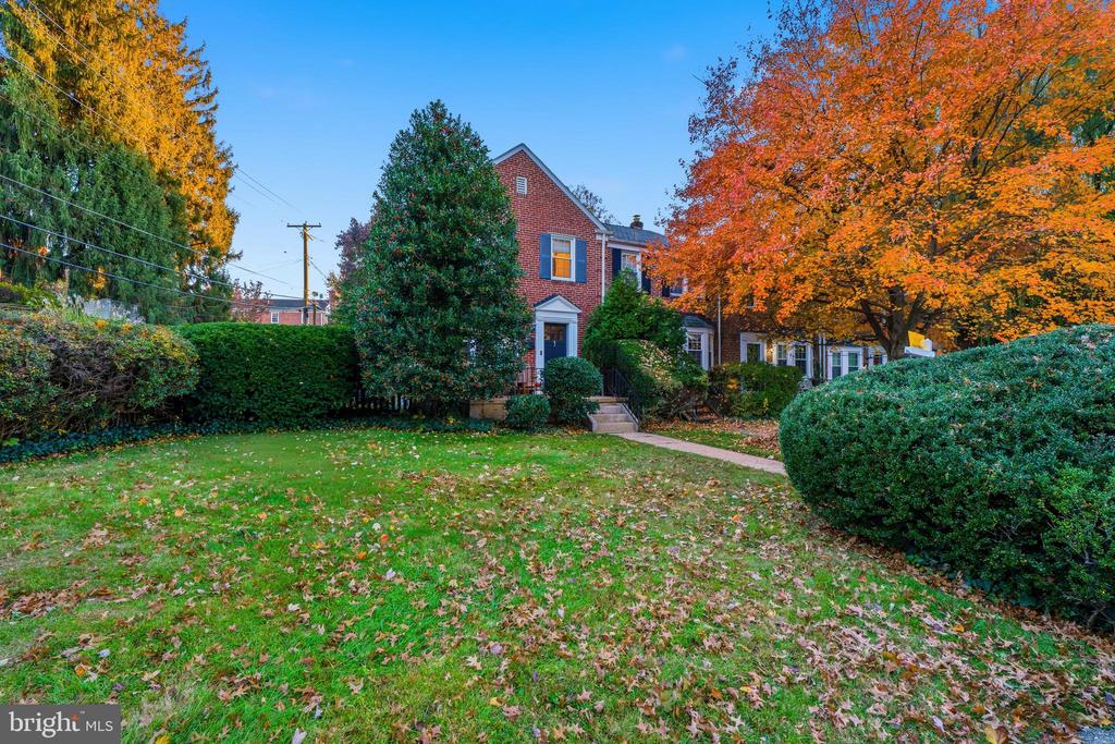 425 RODGERS COURT