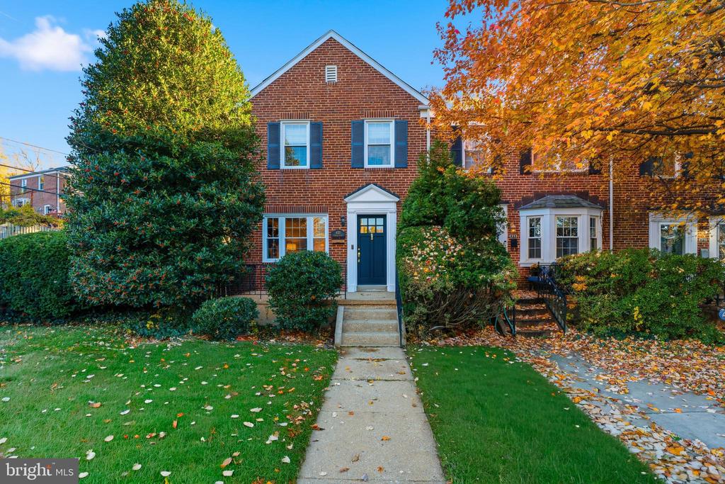 425 RODGERS COURT